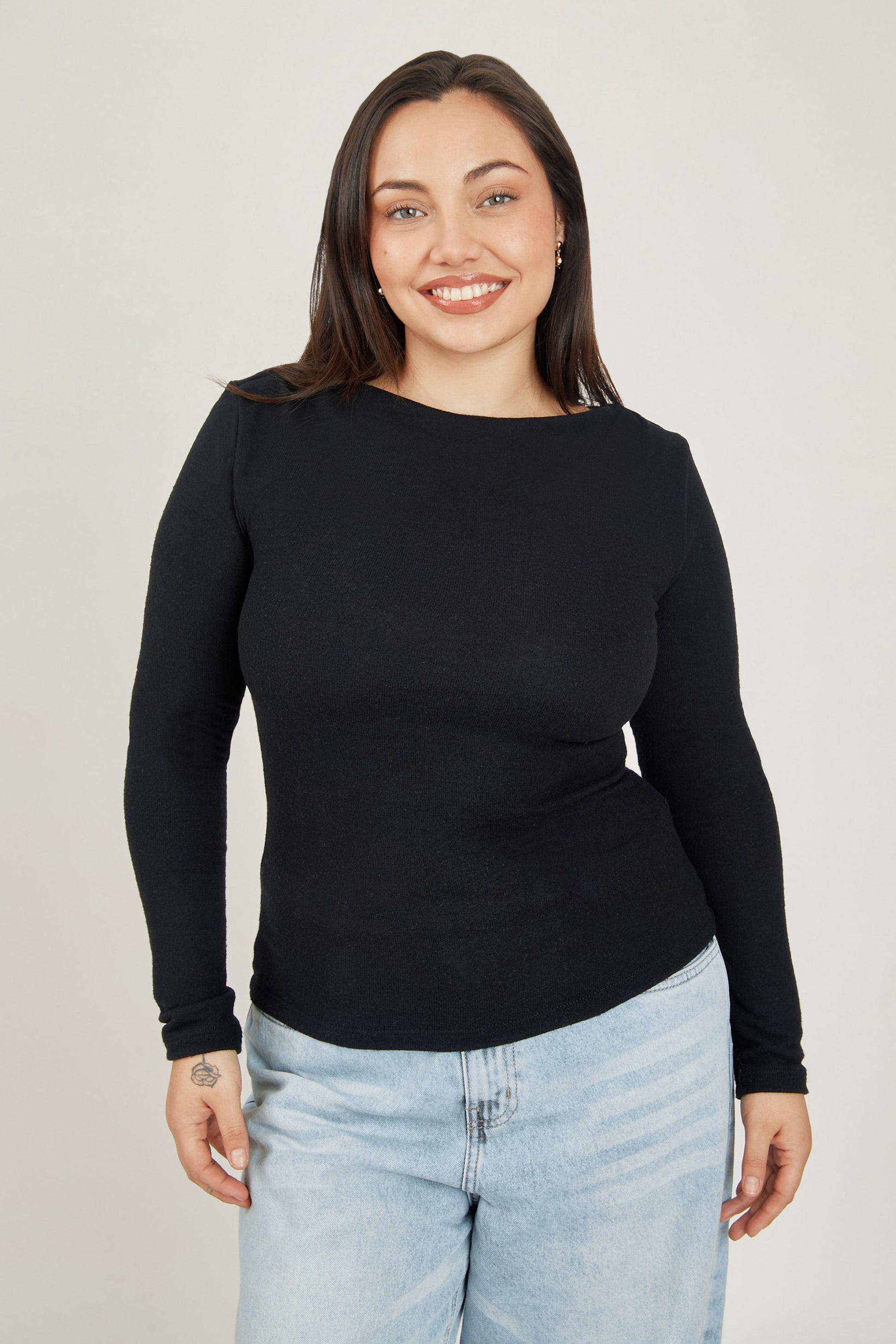 Top cuello ojal manga larga - Negro