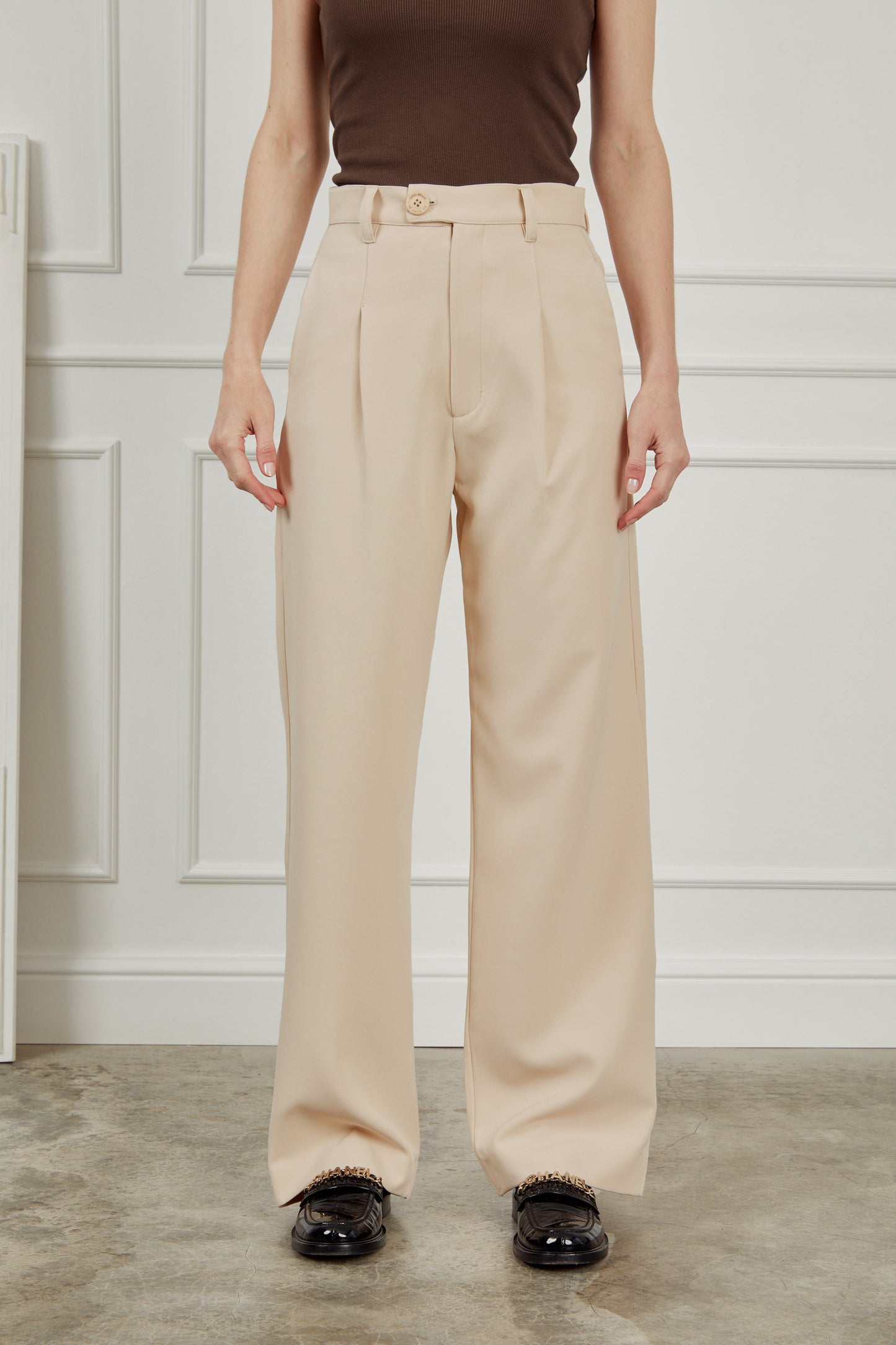 Pantalón sastre recto con cruce - Arena