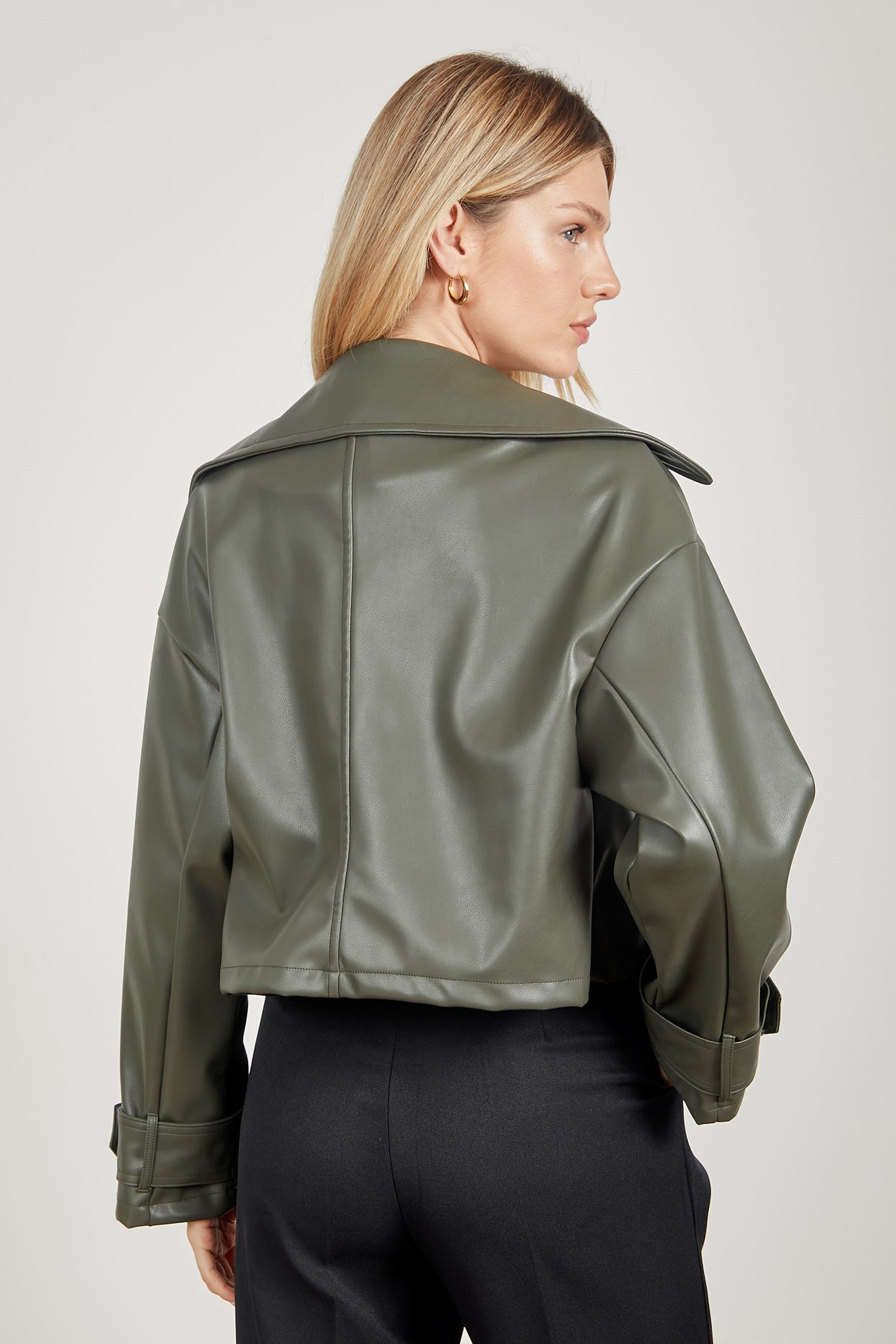 Trench corto cuerina - Verde militar