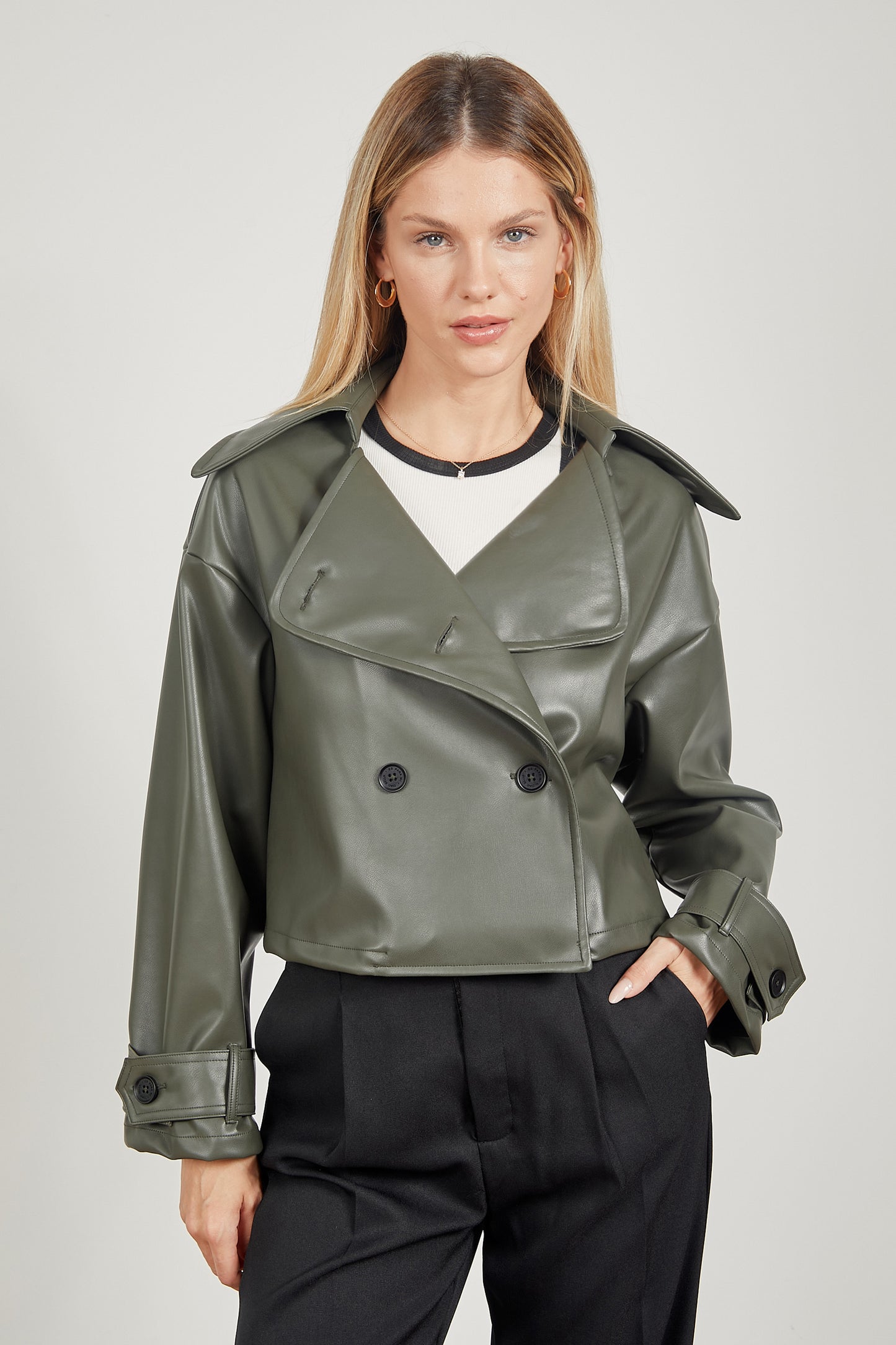 Trench corto cuerina - Verde militar