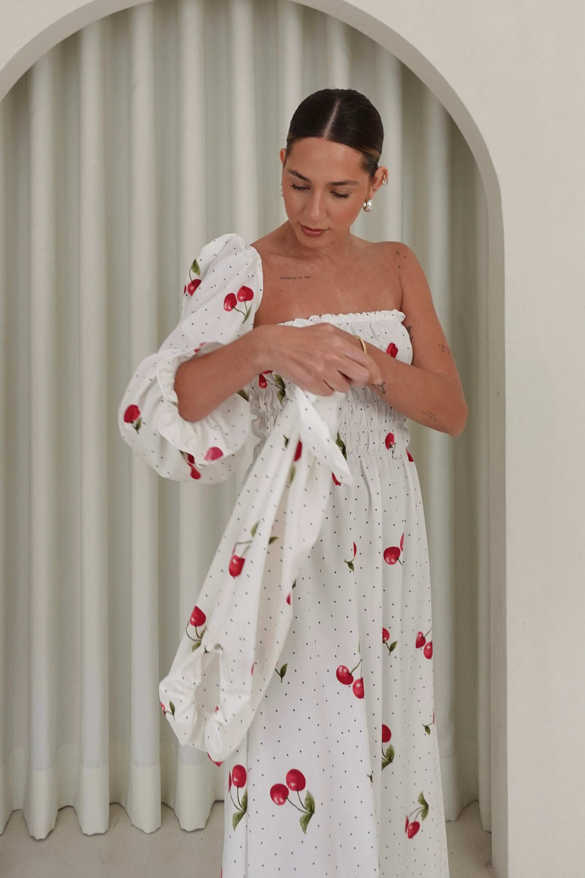 Vestido midi cerezas - Perla (PREORDEN)