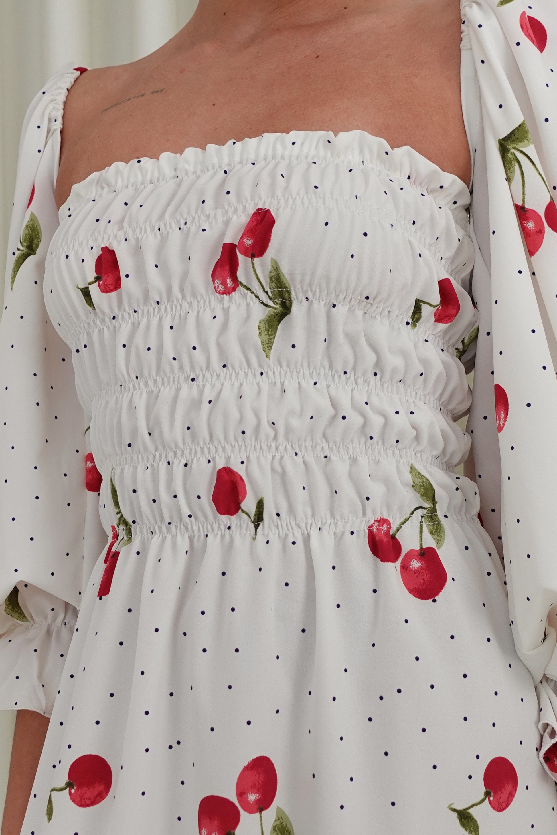 Vestido midi cerezas - Perla (PREORDEN)