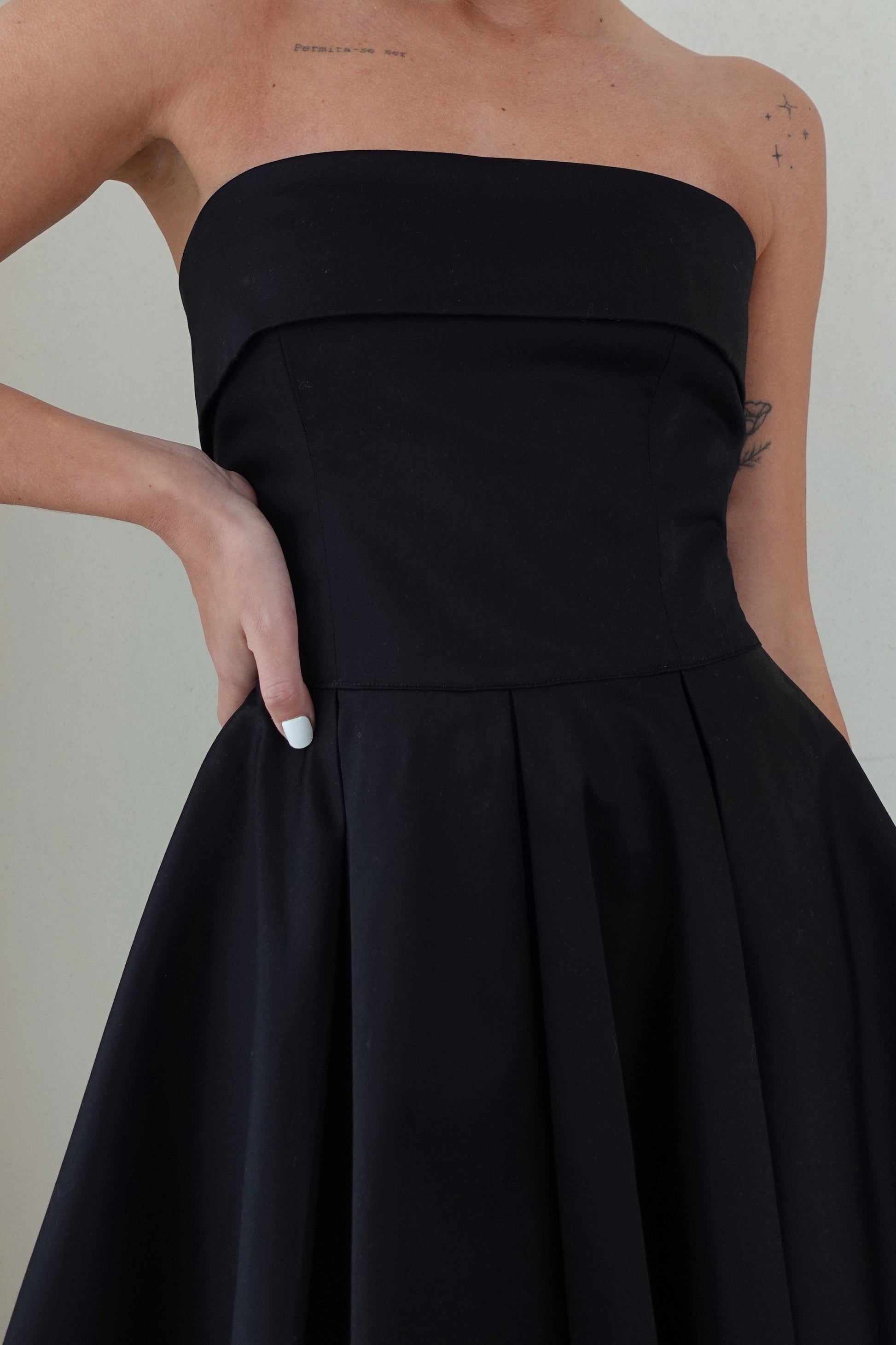 Vestido corto strapless - Negro (PREORDEN)