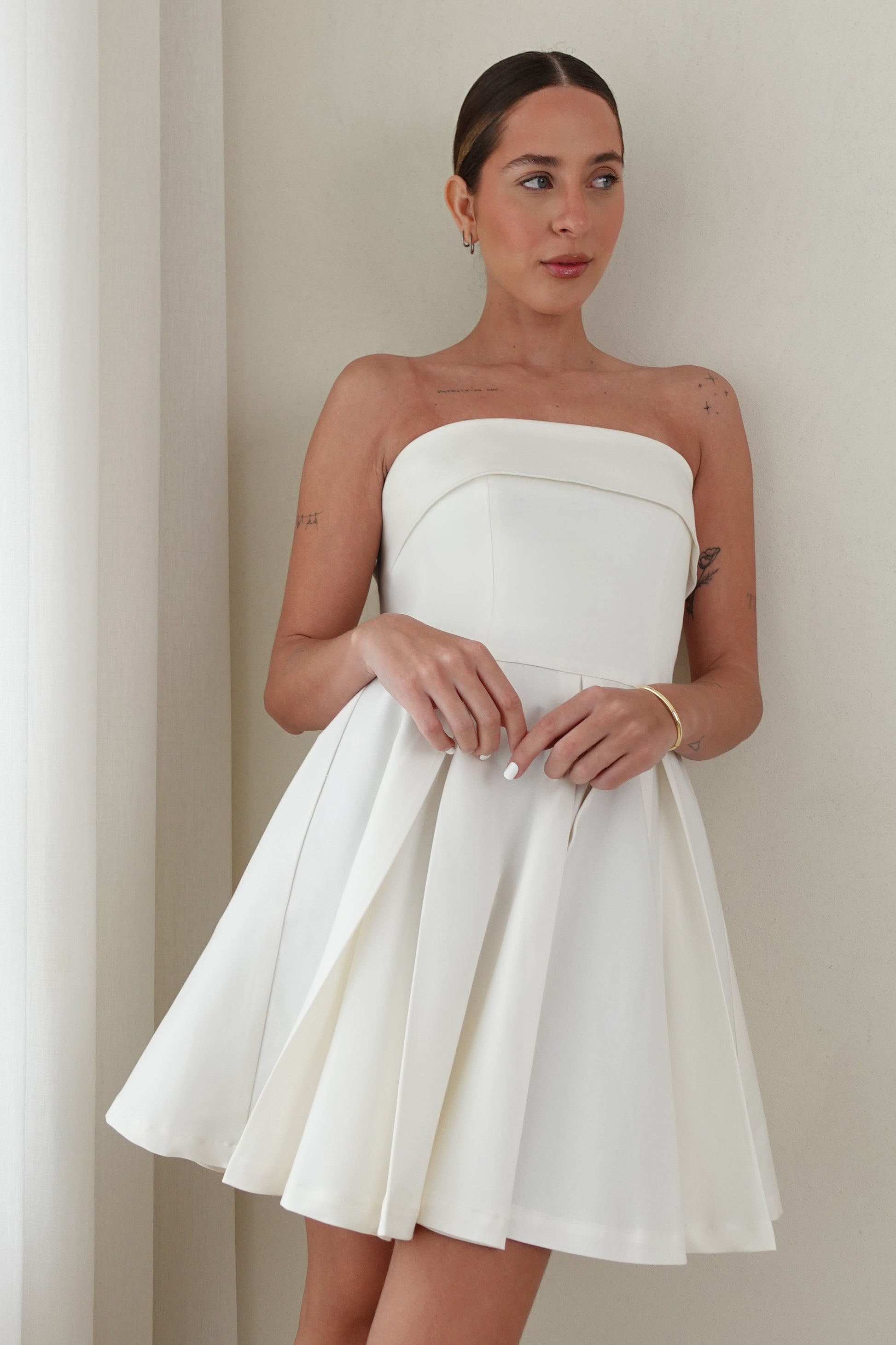 Vestido corto strapless - Perla (PREORDEN)