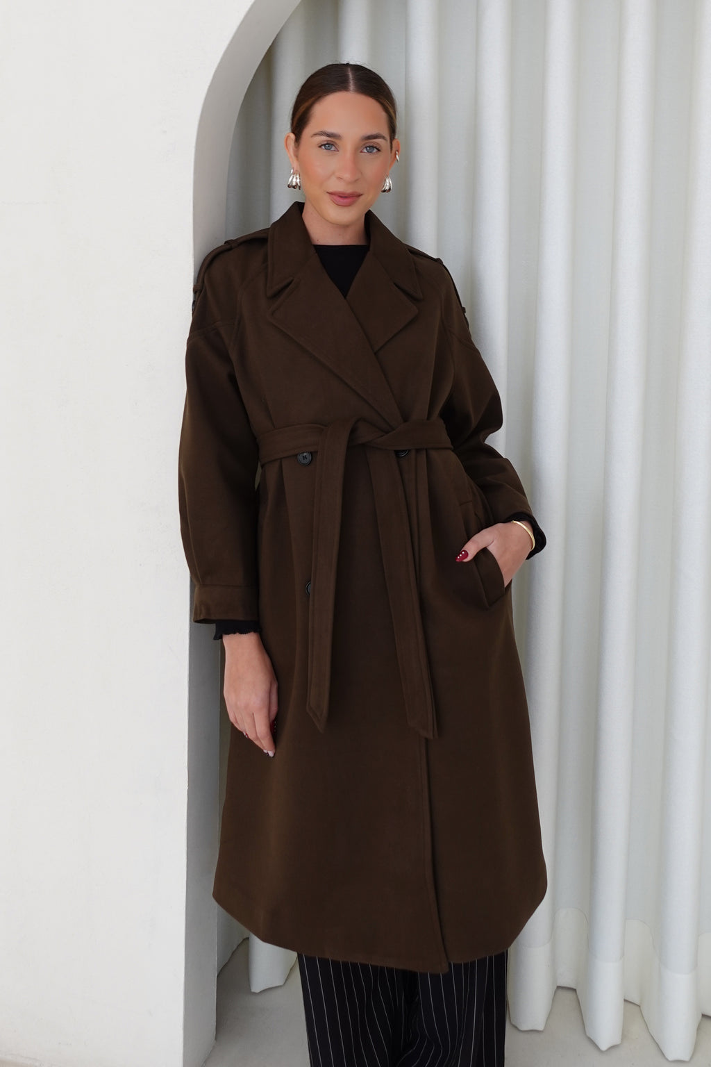 Gabardina larga con cinturón - Marrón