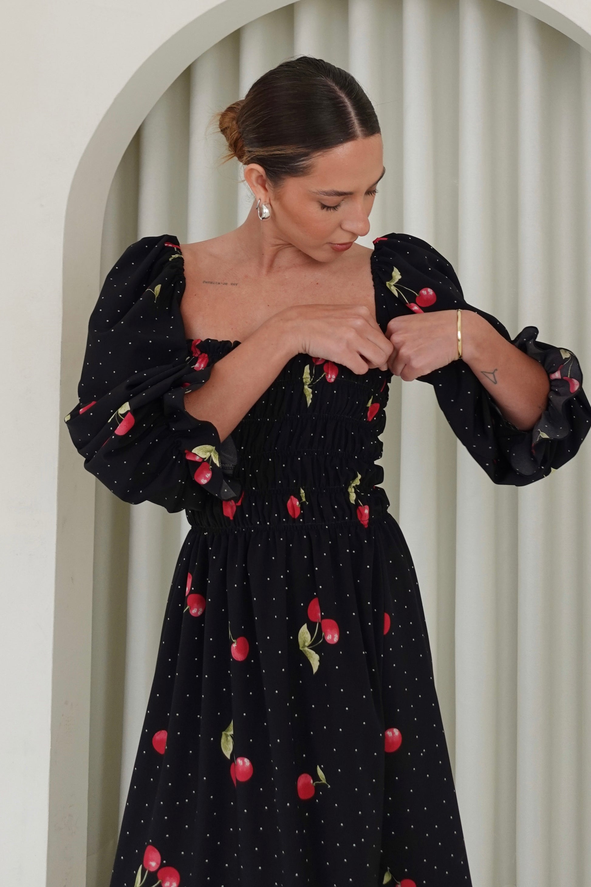 Vestido midi cerezas - Negro (PREORDEN)