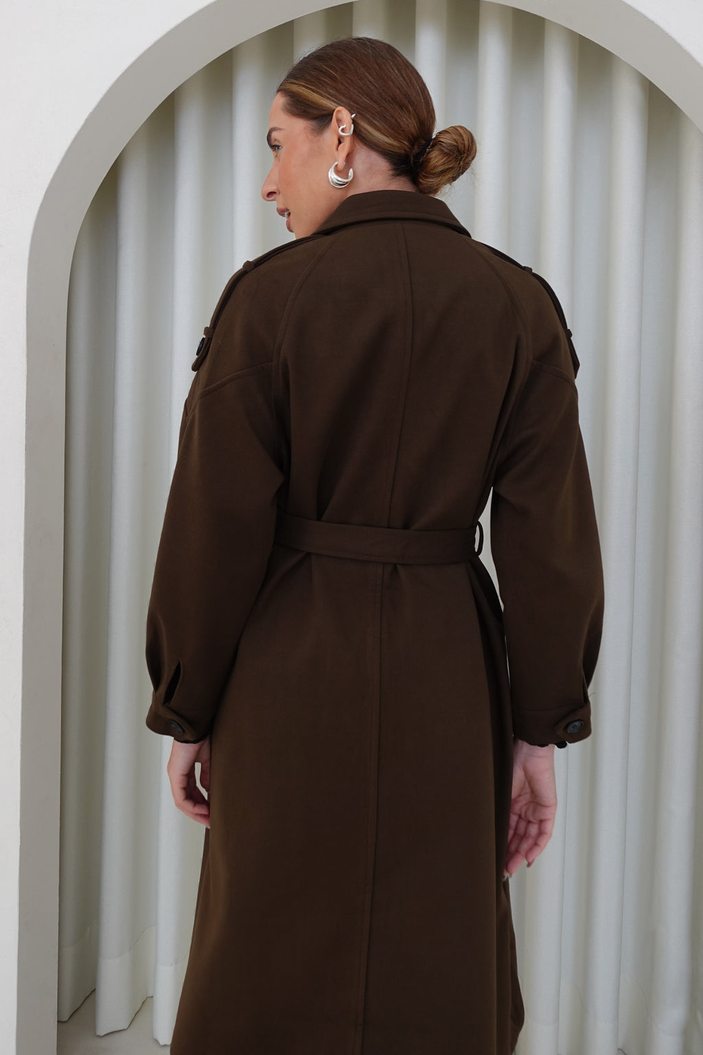 Gabardina larga con cinturón - Marrón
