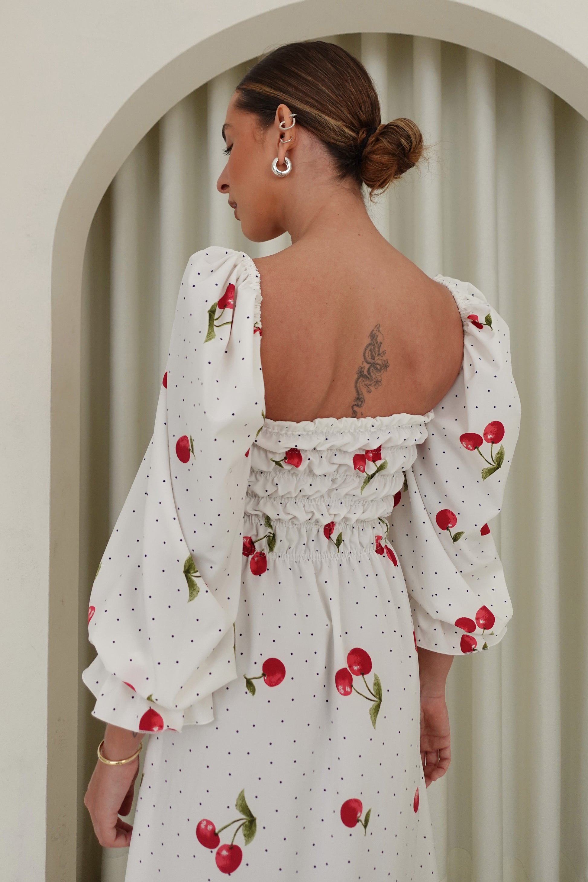 Vestido midi cerezas - Perla (PREORDEN)
