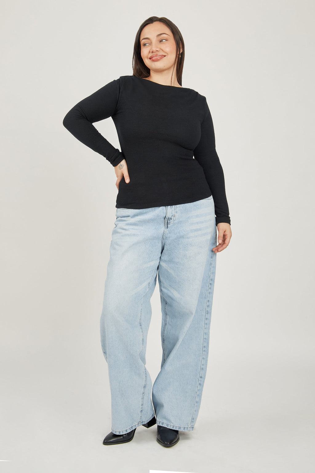 Top cuello ojal manga larga - Negro