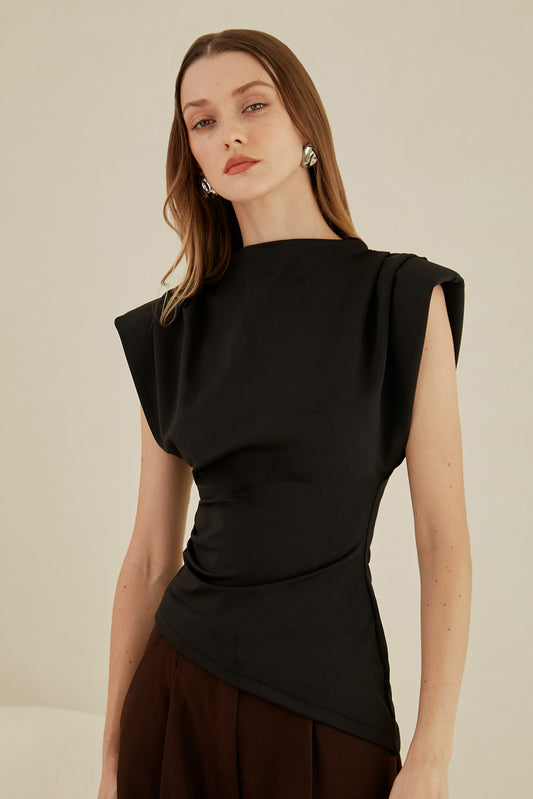 Blusa asimétrica c/ hombreras - Negro
