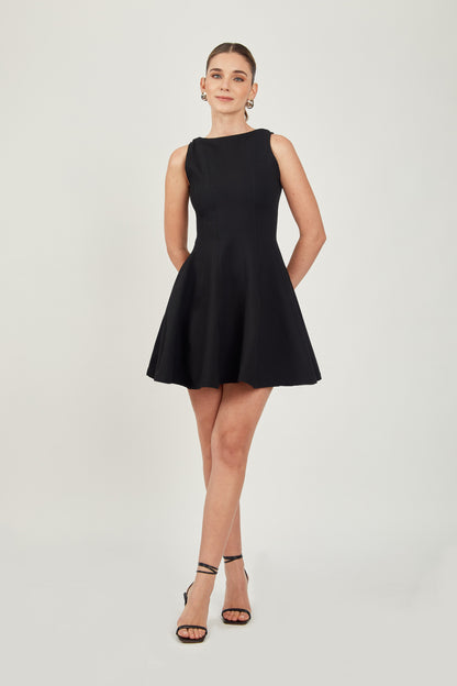 Vestido corto halter con vuelo - Negro