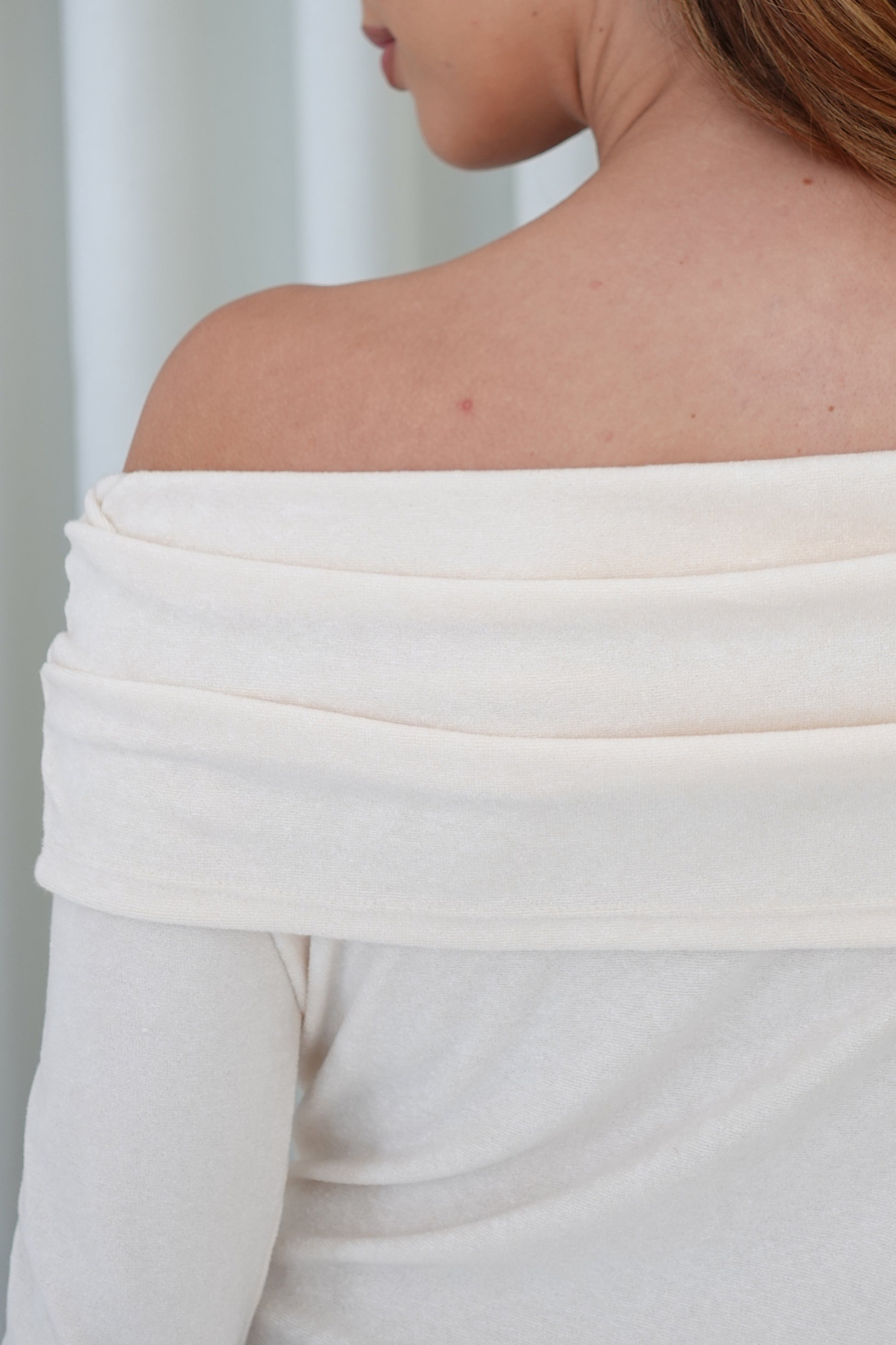 Suéter off shoulder manga larga - Avena