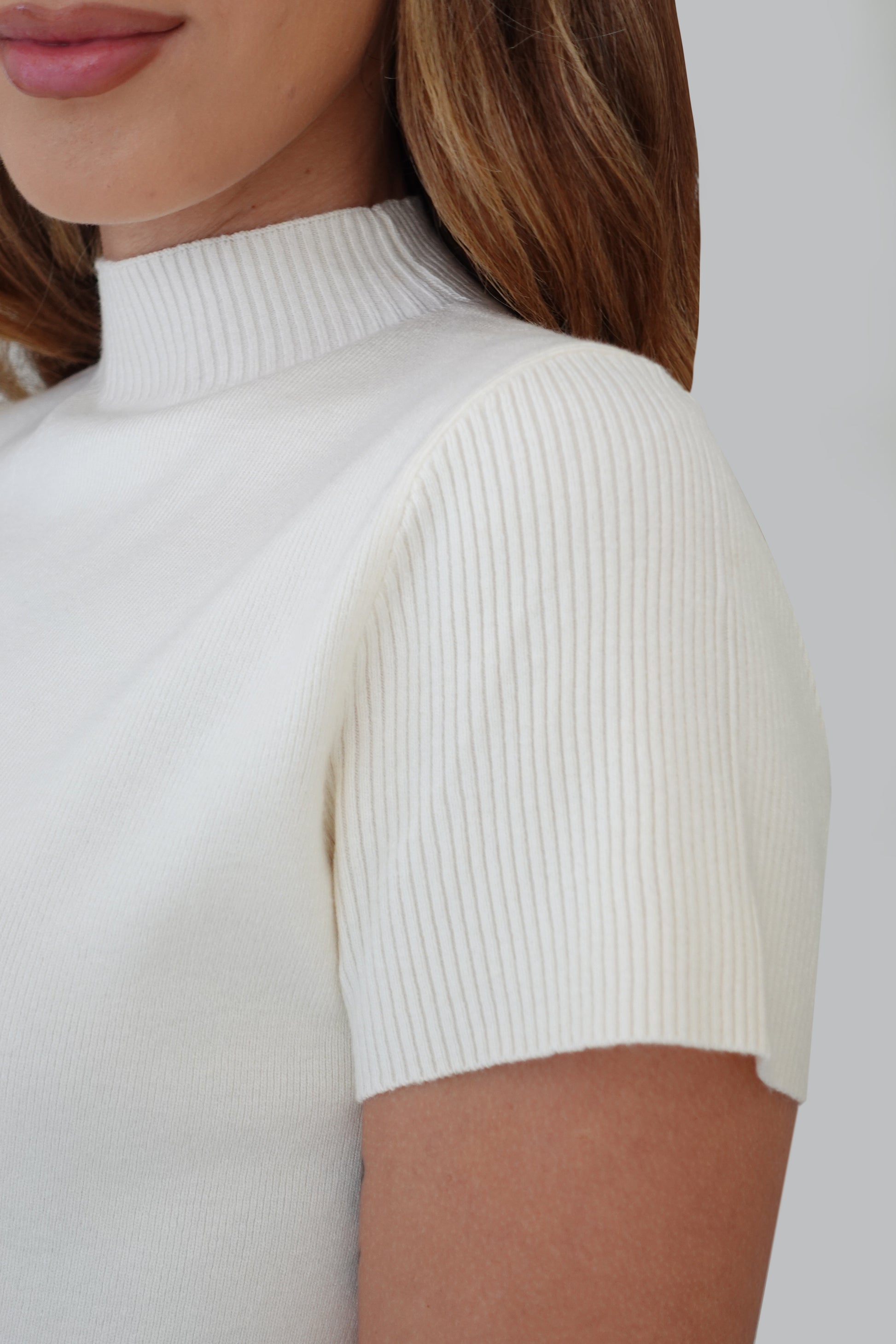 Suéter tejido cuello alto - Perla