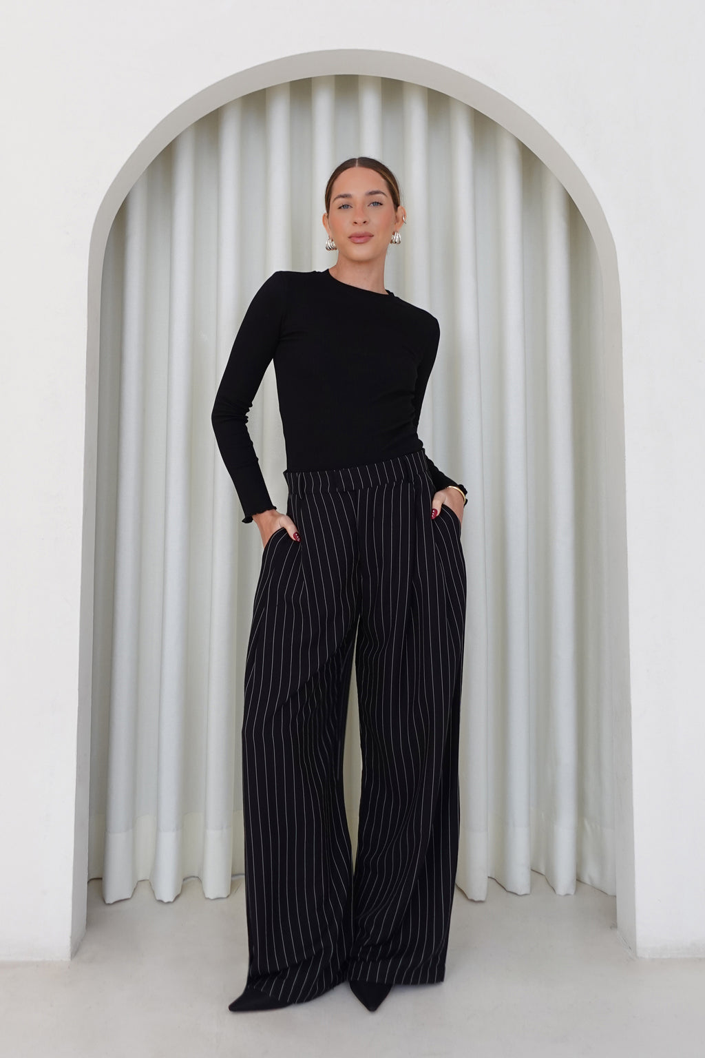Pantalón sastre rayas con cruce - Negro