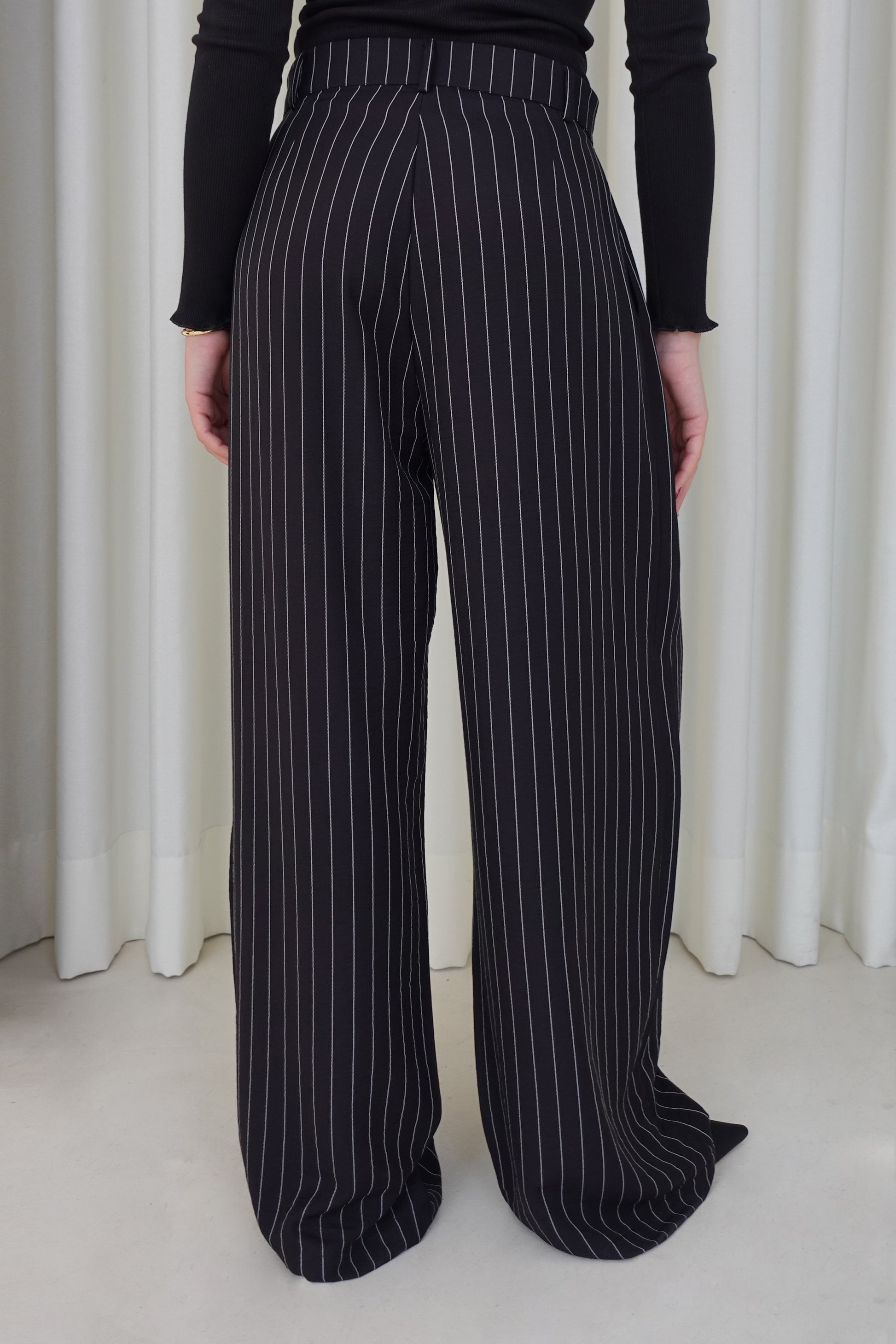 Pantalón sastre rayas con cruce - Negro