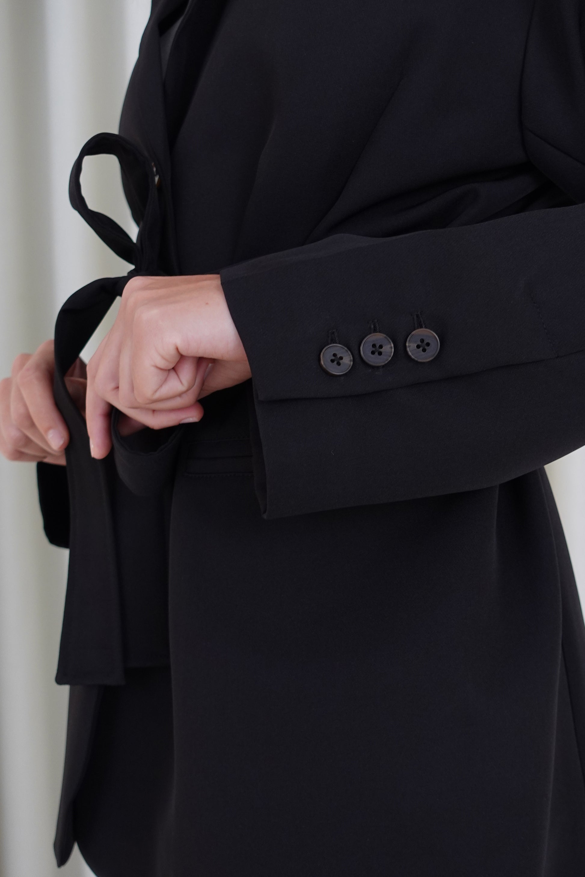 Blazer con cinturón - Negro