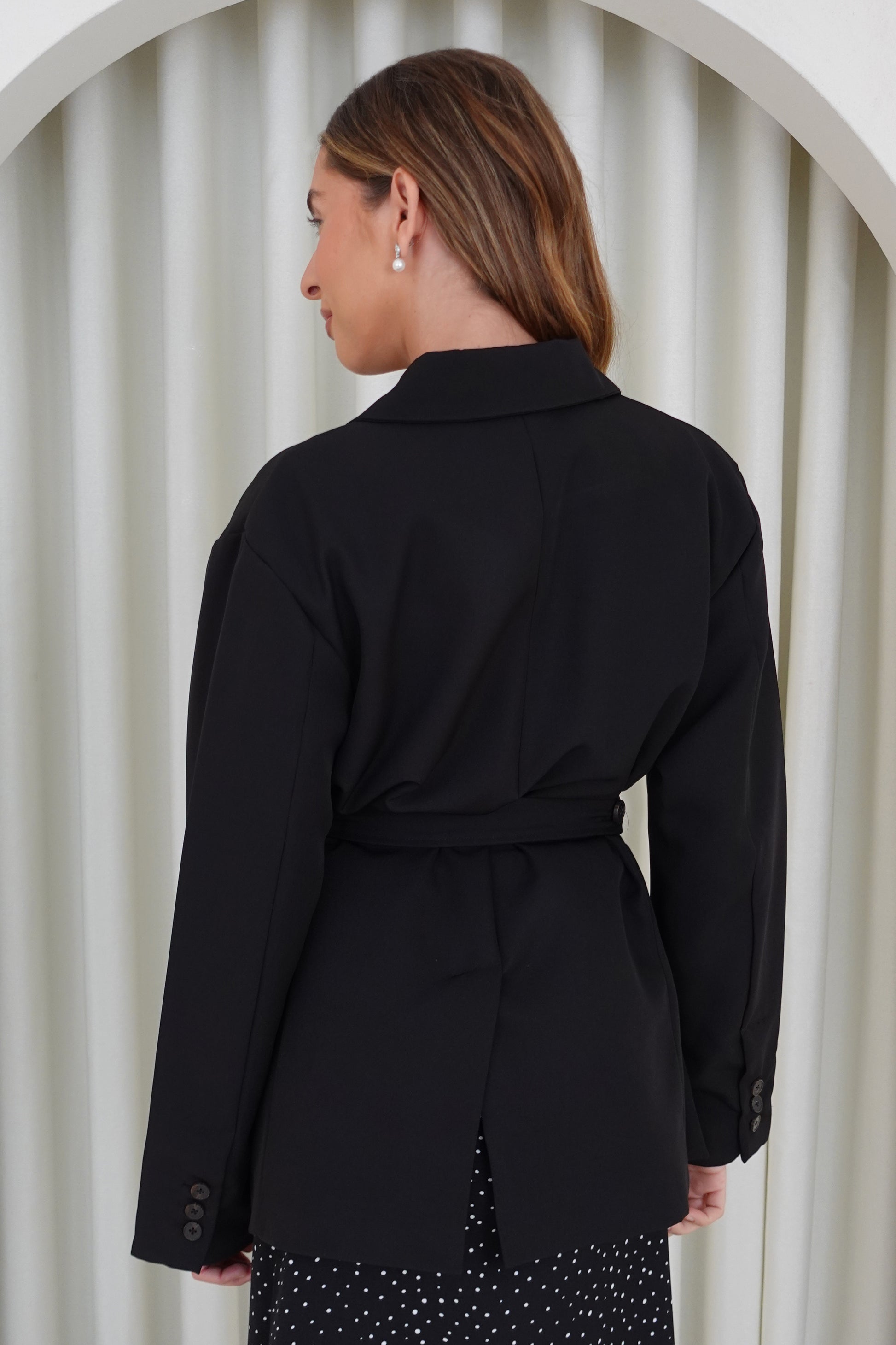 Blazer con cinturón - Negro