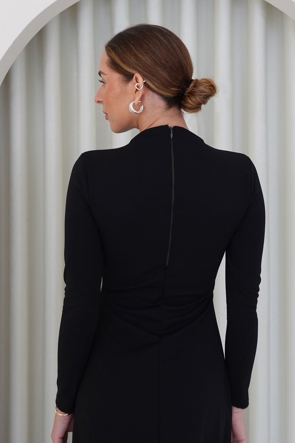 Vestido midi manga larga - Negro