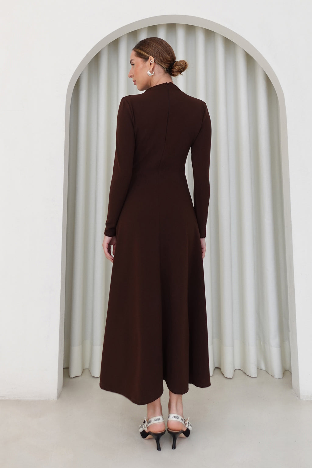 Vestido midi manga larga - Chocolate