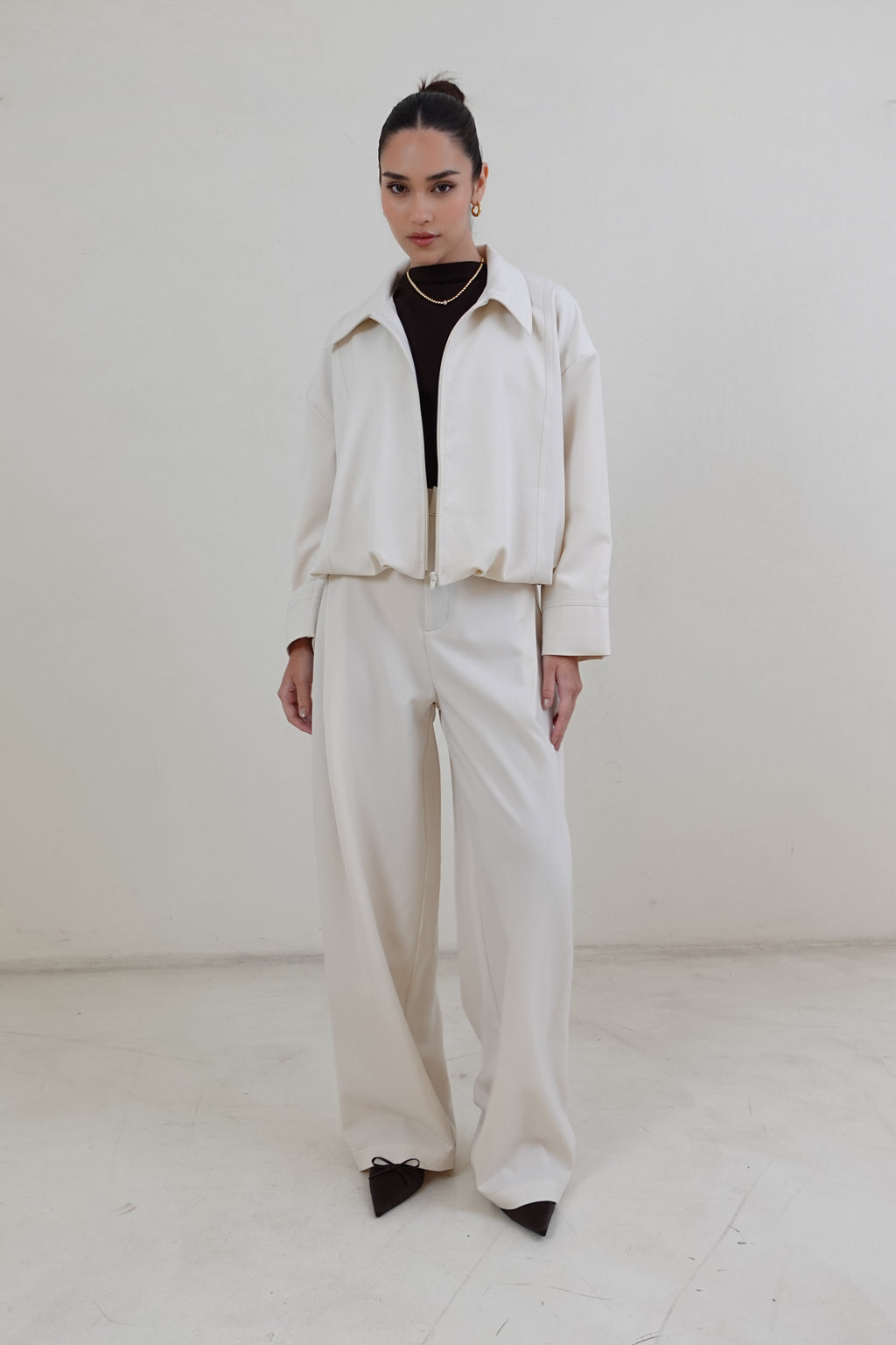 Chaqueta bomber con cierre - Hueso