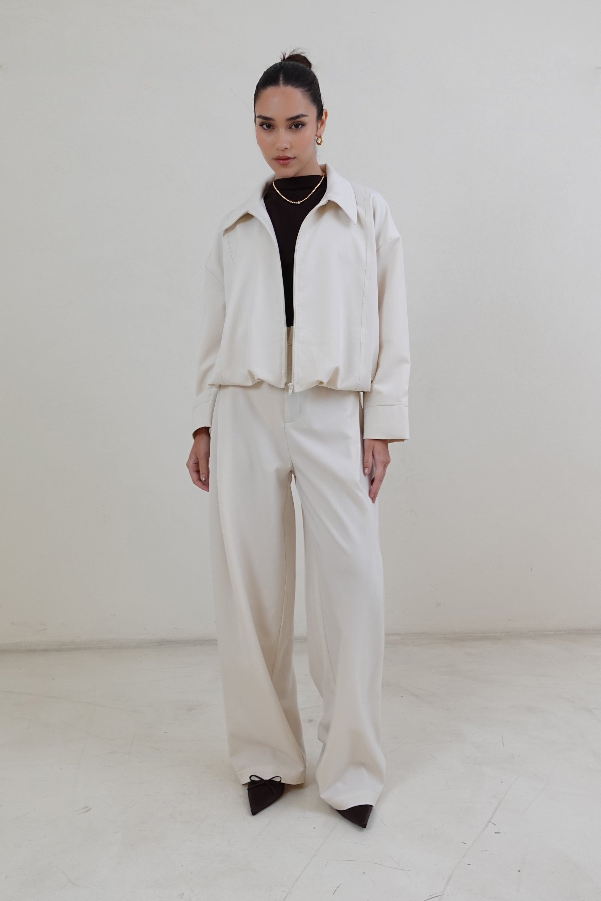 Chaqueta bomber con cierre - Hueso