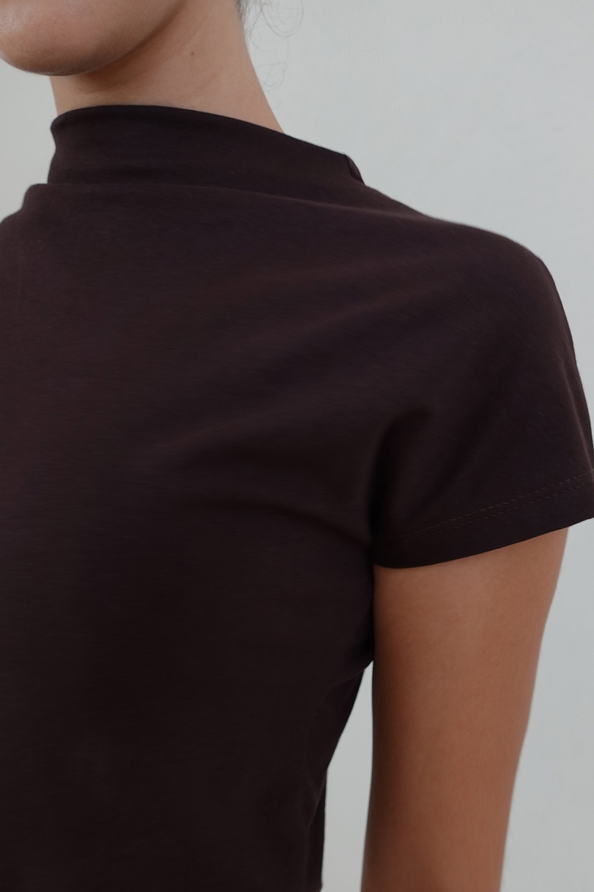 Top cuello alto - Chocolate