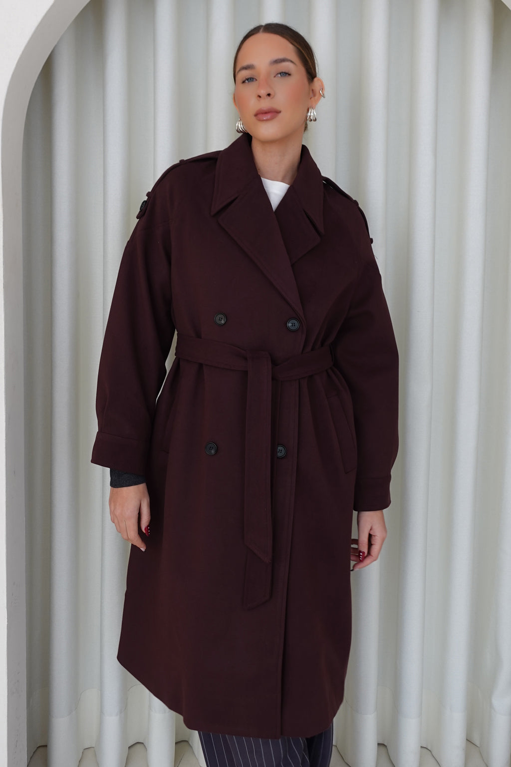 Gabardina larga con cinturón - Borgoña