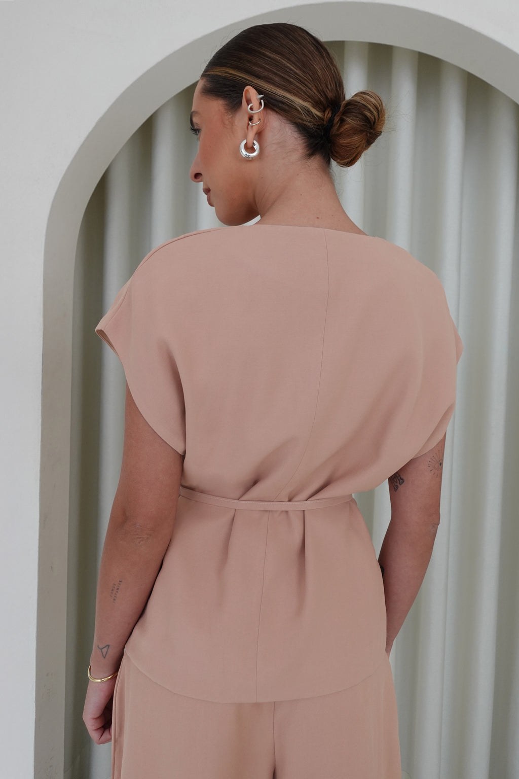 Chaleco manga caída con cinturón - Rosado