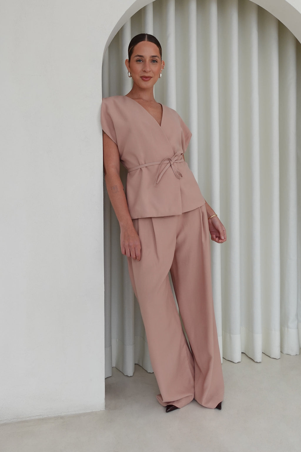 Chaleco manga caída con cinturón - Rosado