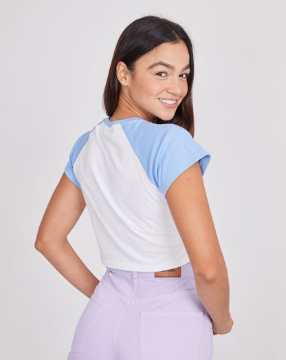 Baby tee raglán - Celeste